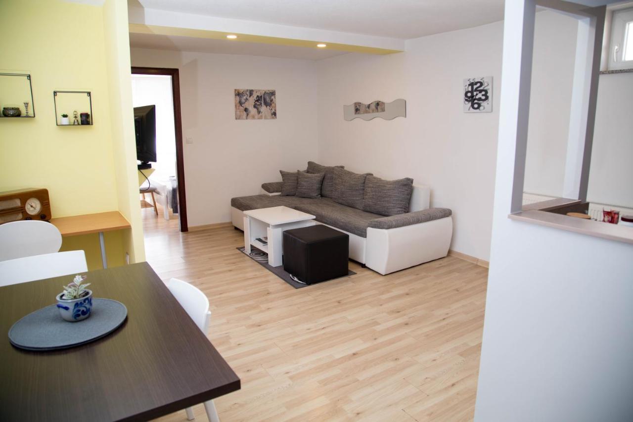 Apartmani Baotic 주파나 외부 사진