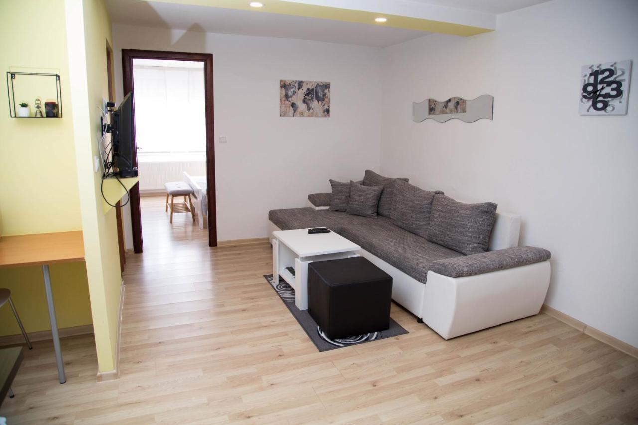 Apartmani Baotic 주파나 외부 사진