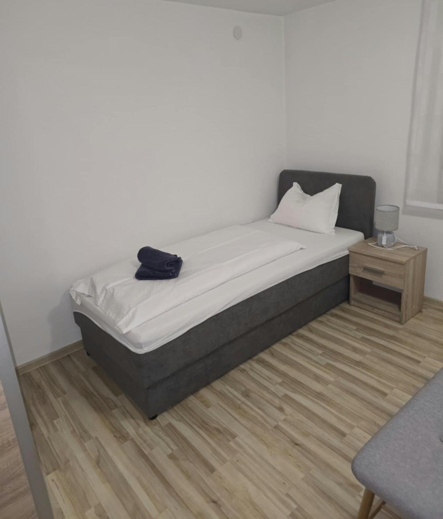 Apartmani Baotic 주파나 외부 사진