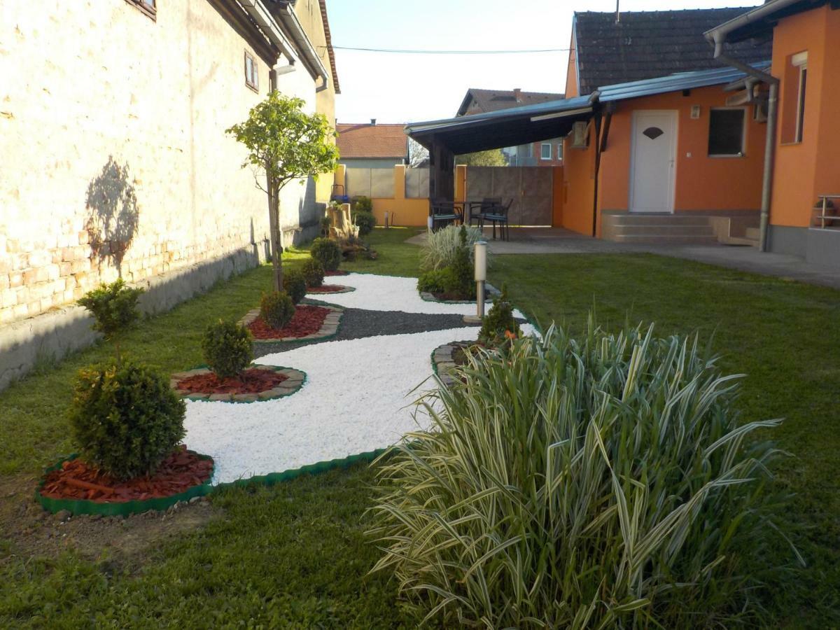 Apartmani Baotic 주파나 외부 사진